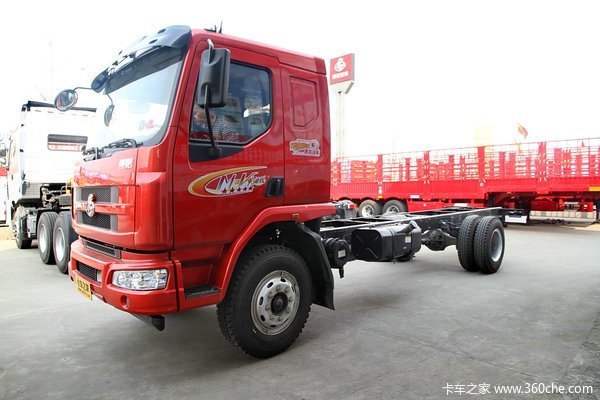 东风柳汽 乘龙M3中卡 160马力 4X2 载货车底盘(玉柴发动机)(LZ1161M3AAT)