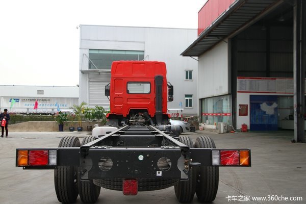 东风柳汽 霸龙重卡 220马力 6X2 载货车底盘(LZ5200XXYM3CA)外观图（6/28）