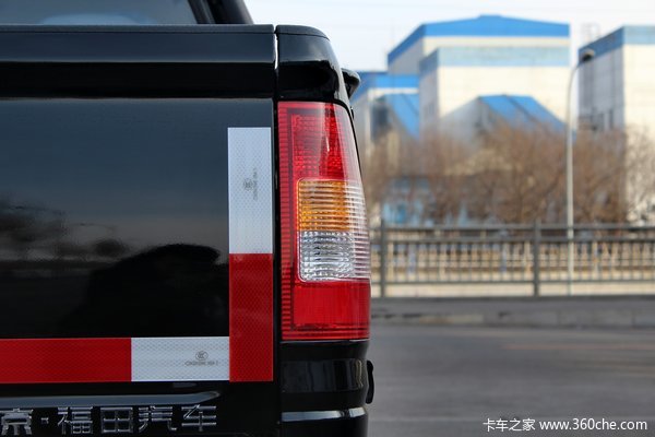 福田 萨普Z6 征服者 2.8L柴油 95马力 四驱 双排皮卡(舒适版)外观图（32/40）