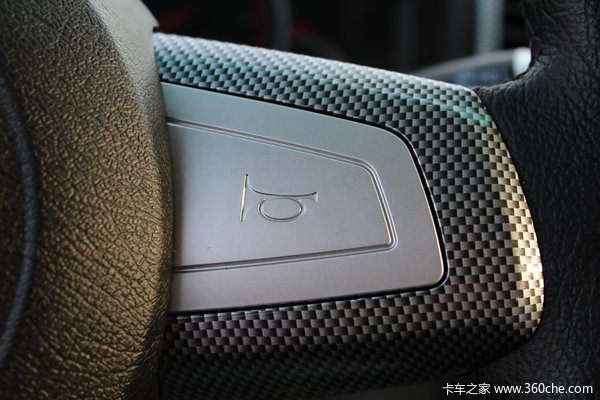 福田 萨普Z6 征服者 2.8L柴油 95马力 四驱 双排皮卡(舒适版)驾驶室图（19/33）
