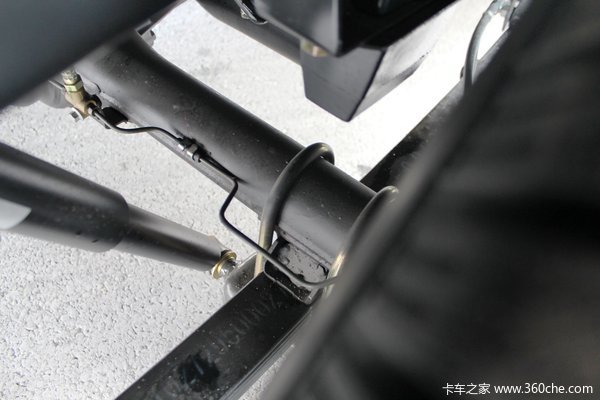 福田 萨普Z6 征服者 2.8L柴油 95马力 四驱 双排皮卡(舒适版)底盘图（15/17）