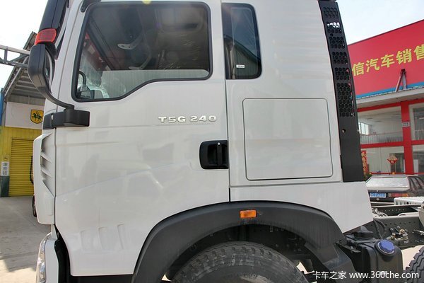 中国重汽 HOWO T5G重卡 240马力 6X2 厢式载货车底盘(ZZ1257K56CGD1)外观图（39/55）
