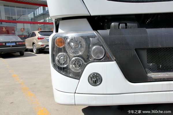 中国重汽 HOWO T5G重卡 240马力 6X2 厢式载货车底盘(ZZ1257K56CGD1)外观图（22/55）