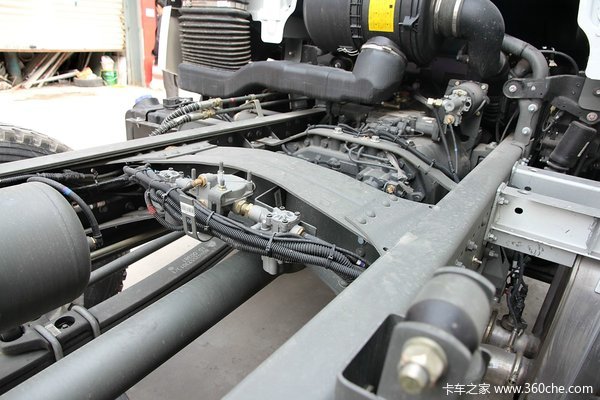 中国重汽 HOWO T5G重卡 240马力 6X2 厢式载货车底盘(ZZ1257K56CGD1)底盘图（100/107）