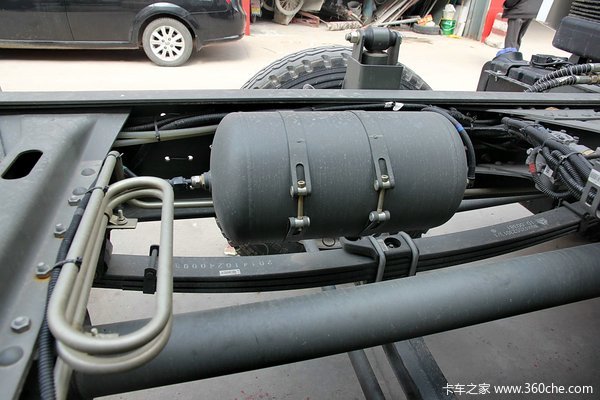 中国重汽 HOWO T5G重卡 240马力 6X2 厢式载货车底盘(ZZ1257K56CGD1)底盘图（99/107）