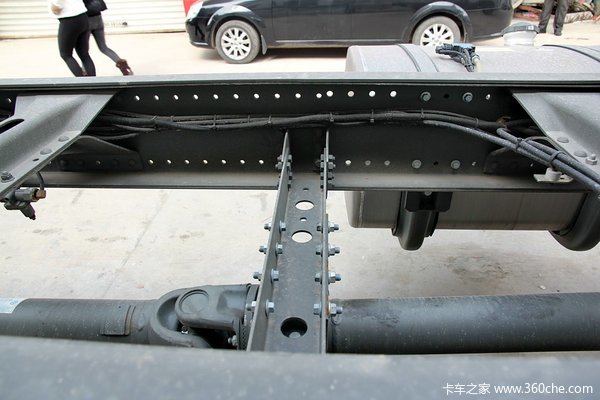 中国重汽 HOWO T5G重卡 240马力 6X2 厢式载货车底盘(ZZ1257K56CGD1)底盘图（95/107）
