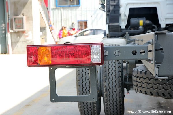 中国重汽 HOWO T5G重卡 240马力 6X2 厢式载货车底盘(ZZ1257K56CGD1)底盘图（85/107）