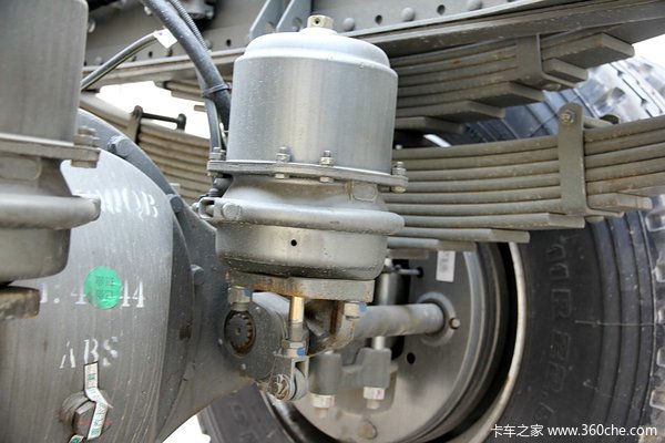中国重汽 HOWO T5G重卡 240马力 6X2 厢式载货车底盘(ZZ1257K56CGD1)底盘图（79/107）
