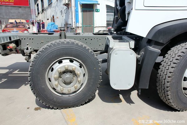 中国重汽 HOWO T5G重卡 240马力 6X2 厢式载货车底盘(ZZ1257K56CGD1)底盘图（5/107）
