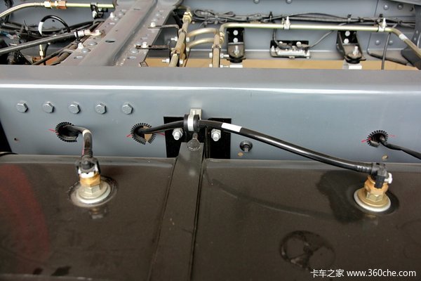 江淮 格尔发K3系列中卡 180马力 4X2 载货车底盘底盘图（28/76）