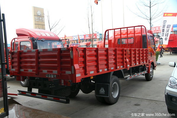 中国重汽 HOWO 154马力 4X2 5.2米排半栏板载货车(ZZ5127CCYG421CD1)外观图（8/32）