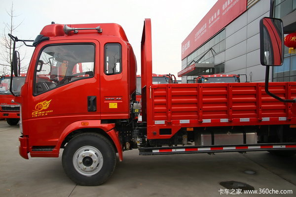 中国重汽 HOWO 154马力 4X2 5.2米排半栏板载货车(ZZ5127CCYG421CD1)外观图（6/32）