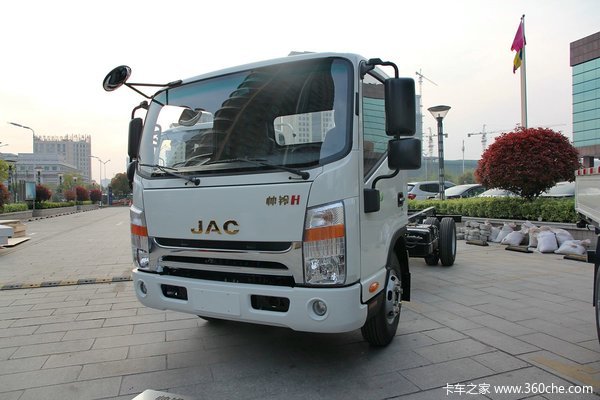 江淮 帅铃H中卡 160马力 4X2 单排载货车底盘(宽体)(HFC1061P71K1C6)外观图（3/9）