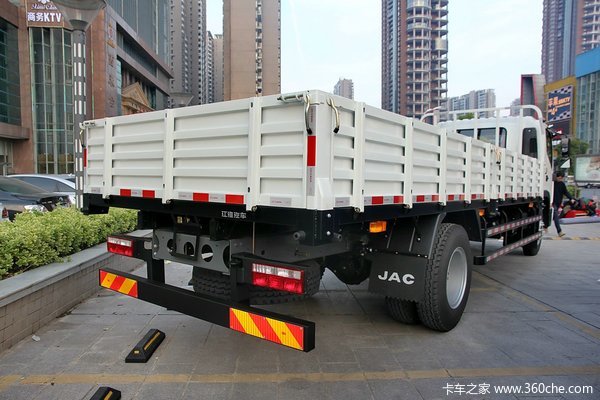 江淮 帅铃威司达W530 165马力 4X2 6.75米排半栏板载货车(HFC1121P70K1E1)外观图（5/11）