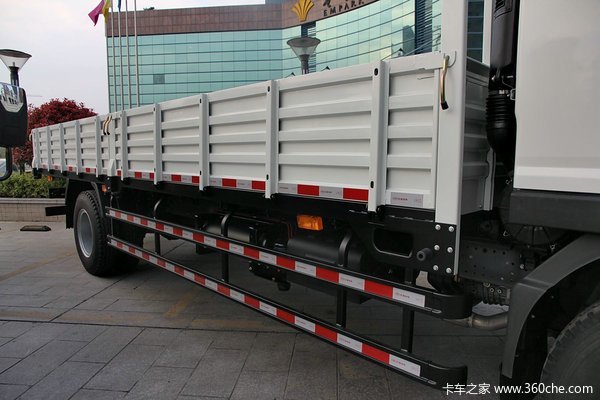 江淮 帅铃威司达W530 165马力 4X2 6.75米排半栏板载货车(HFC1121P70K1E1)底盘图（30/33）