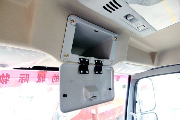 福田 奥铃CTX中卡 168马力 4X2 排半载货车底盘(BJ5169XXY-AA)驾驶室图（28/31）