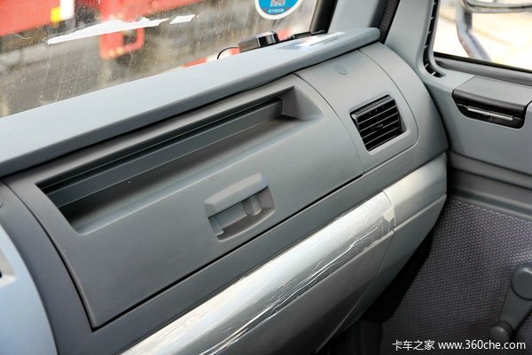 福田 奥铃CTX中卡 168马力 4X2 排半载货车底盘(BJ5169XXY-AA)驾驶室图（20/31）