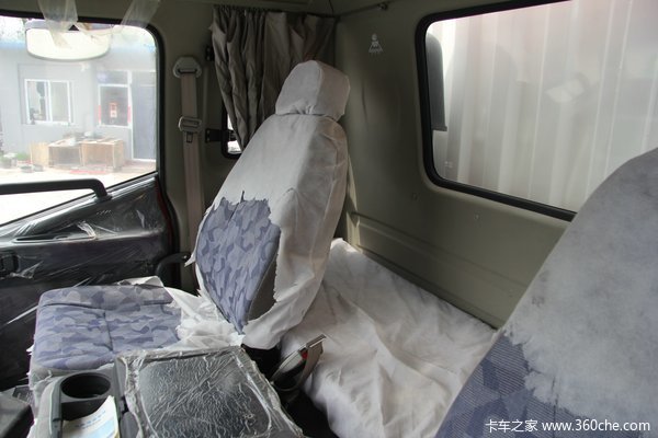 福田 瑞沃 170马力 4X2 厢式载货车(BJ5145XXY-2)驾驶室图（42/44）