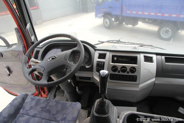 福田 瑞沃 170马力 4X2 厢式载货车(BJ5145XXY-2)驾驶室图（16/44）