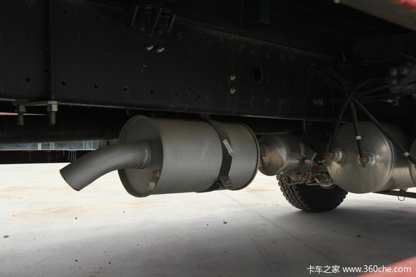 福田 瑞沃 170马力 4X2 厢式载货车(BJ5145XXY-2)底盘图（25/30）