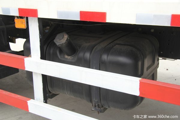 福田 瑞沃 170马力 4X2 厢式载货车(BJ5145XXY-2)底盘图（15/30）