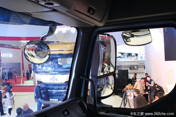 东风柳汽 乘龙H7重卡 320马力 8X4 载货车底盘(豪华版)(LZ1311QELAT)驾驶室图（45/46）