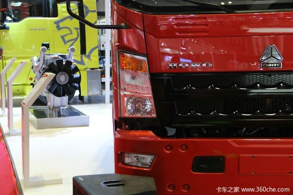 中国重汽HOWO轻卡 160马力 4X2 5.75米排半厢式(ZZ5127XXYG451CD1)外观图（18/26）