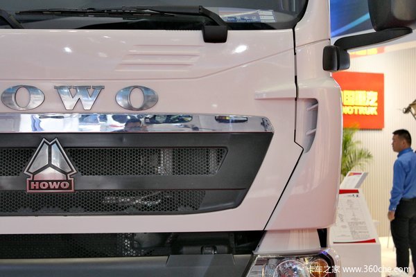 中国重汽 HOWO T5G重卡 180马力 4X2 排半厢式载货车(ZZ5167XXYK501GE1)外观图（12/19）