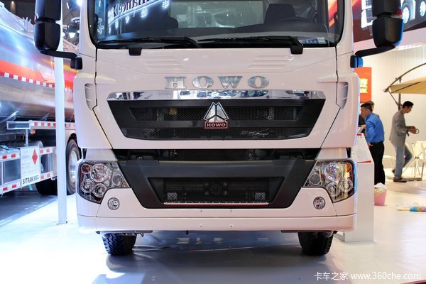 中国重汽 HOWO T5G重卡 180马力 4X2 排半厢式载货车(ZZ5167XXYK501GE1)外观图（10/19）