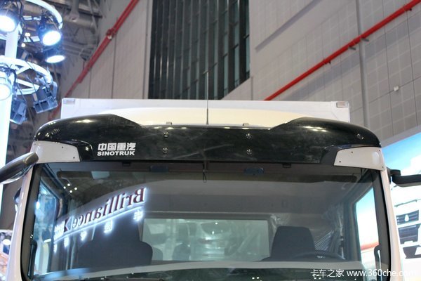 中国重汽 HOWO T5G重卡 180马力 4X2 排半厢式载货车(ZZ5167XXYK501GE1)外观图（7/19）