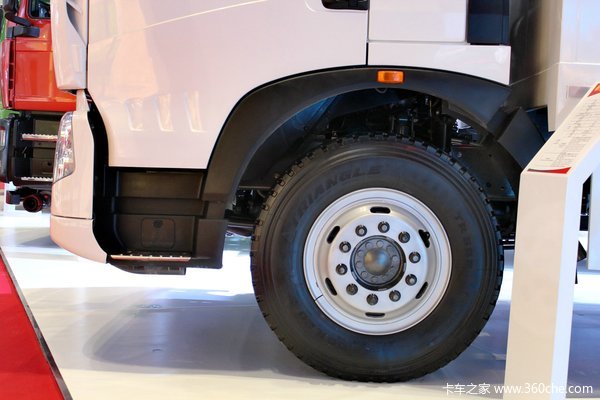 中国重汽 HOWO T5G重卡 180马力 4X2 排半厢式载货车(ZZ5167XXYK501GE1)底盘图（3/26）