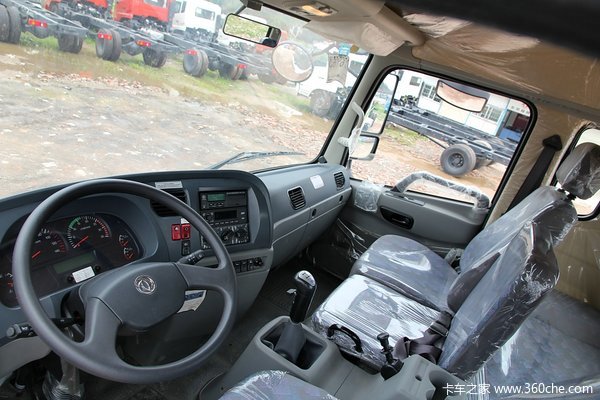 东风特商 210马力 6X2 厢式载货车底盘(EQ5253XXYF1)驾驶室图（8/52）