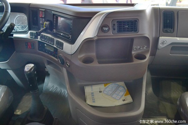 东风柳汽 乘龙H7重卡 320马力 8X4 载货车底盘(豪华版)(LZ1311QELAT)驾驶室图（9/46）