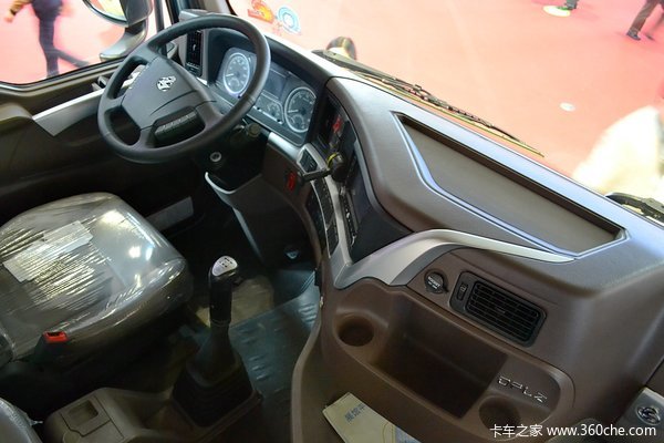 东风柳汽 乘龙H7重卡 320马力 8X4 载货车底盘(豪华版)(LZ1311QELAT)驾驶室图（7/46）