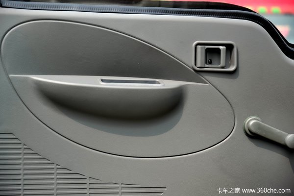 依维柯 跃进 小福星S50 1.8L 柴油 双排微卡驾驶室图（2/48）