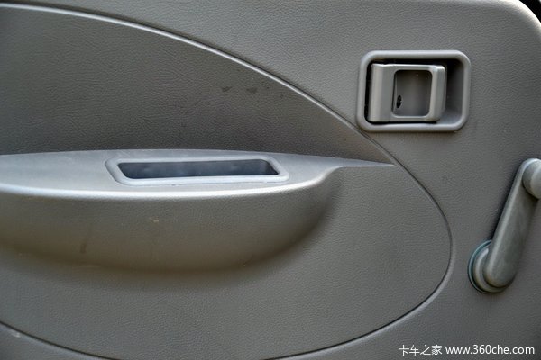 依维柯 跃进 小福星S50 1.8L 柴油 单排微卡驾驶室图（3/41）