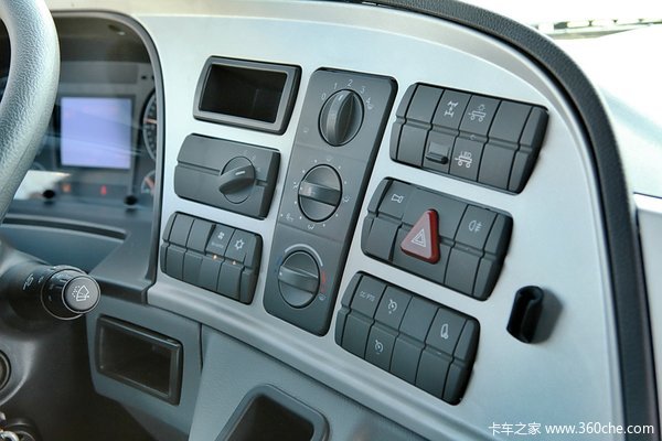 福田 欧曼GTL超能版 山区型 350马力 8X4 厢式载货车底盘(BJ1319VPPKJ-XC)驾驶室图（5/13）
