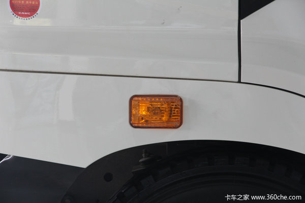华菱 汉马中卡 160马力 4X2 厢式载货车底盘(HN5160XXYC16C8M4)外观图（39/40）