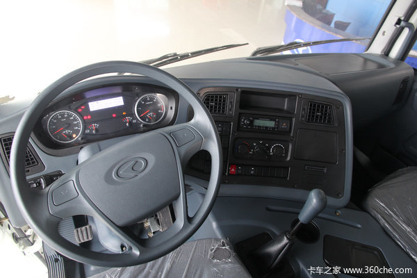 华菱 汉马中卡 160马力 4X2 厢式载货车底盘(HN5160XXYC16C8M4)驾驶室图（3/48）