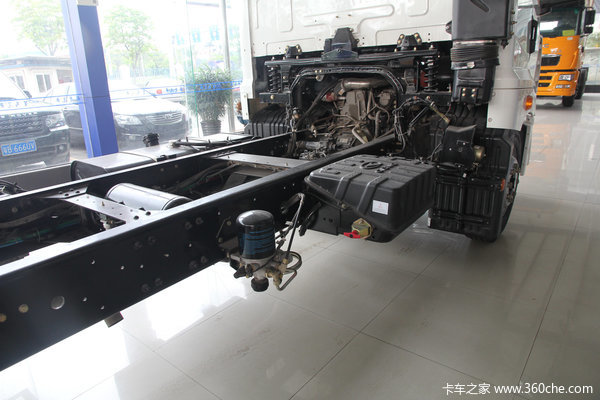 华菱 汉马中卡 160马力 4X2 厢式载货车底盘(HN5160XXYC16C8M4)底盘图（41/48）