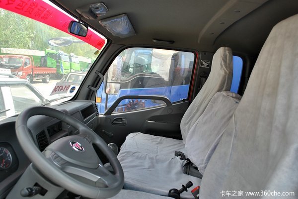 福田 欧马可5系 168马力 4X2 厢式载货车(BJ5139XXY-F2)驾驶室图（4/50）