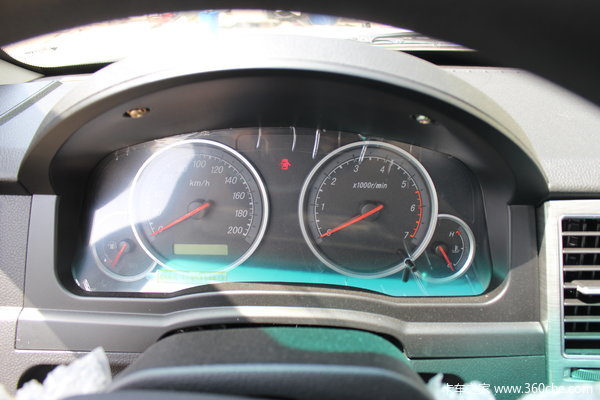 福田 萨普Z6 征服者 2.4L汽油 136马力 两驱 双排皮卡(舒适版)驾驶室图（22/32）