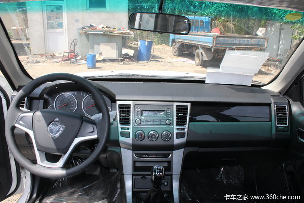 福田 萨普Z6 征服者 2.4L汽油 136马力 两驱 双排皮卡(舒适版)驾驶室图（10/32）
