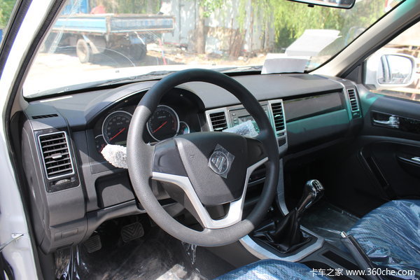 福田 萨普Z6 征服者 2.4L汽油 136马力 两驱 双排皮卡(舒适版)驾驶室图（9/32）