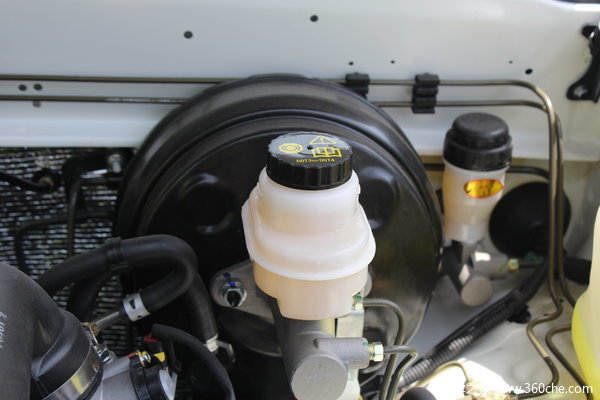 福田 萨普Z6 征服者 2.4L汽油 136马力 两驱 双排皮卡(舒适版)底盘图（12/17）