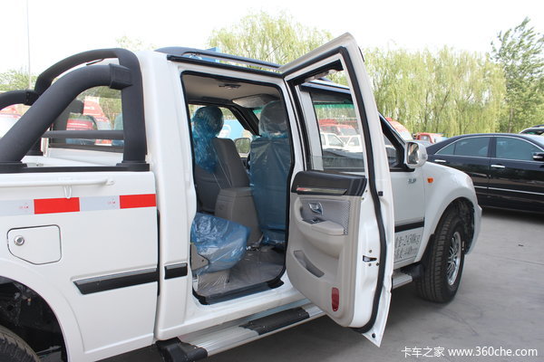 福田 萨普Z6 征服者 2.4L汽油 136马力 两驱 双排皮卡(舒适版)驾驶室图（26/31）
