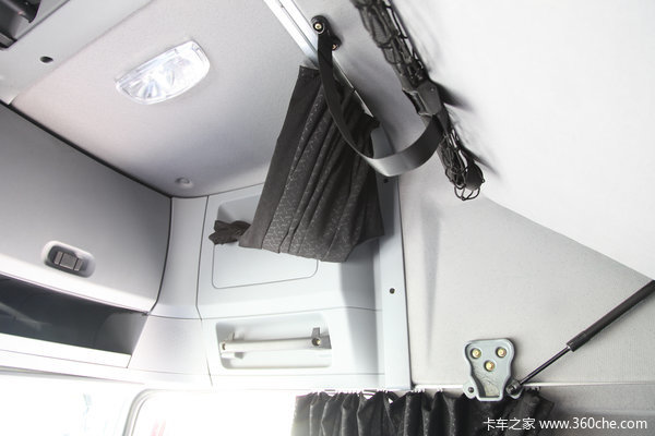 福田 欧曼GTL超能版 山区型 350马力 8X4 仓栅式载货车(BJ1319VPPKJ-XC)驾驶室图（45/75）