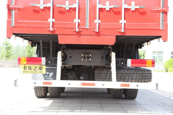 福田 欧曼GTL超能版 山区型 350马力 8X4 仓栅式载货车(BJ1319VPPKJ-XC)底盘图（32/79）