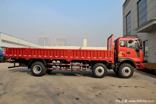 福田 瑞沃中卡 210马力 6X2 7.5米栏板式载货车(BJ5255CCY-1)外观图（3/3）