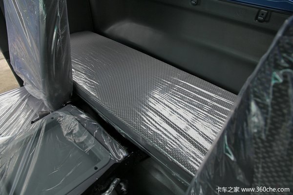 江淮 帅铃中卡 141马力 4X2 6.2米厢式载货车底盘驾驶室图（26/38）